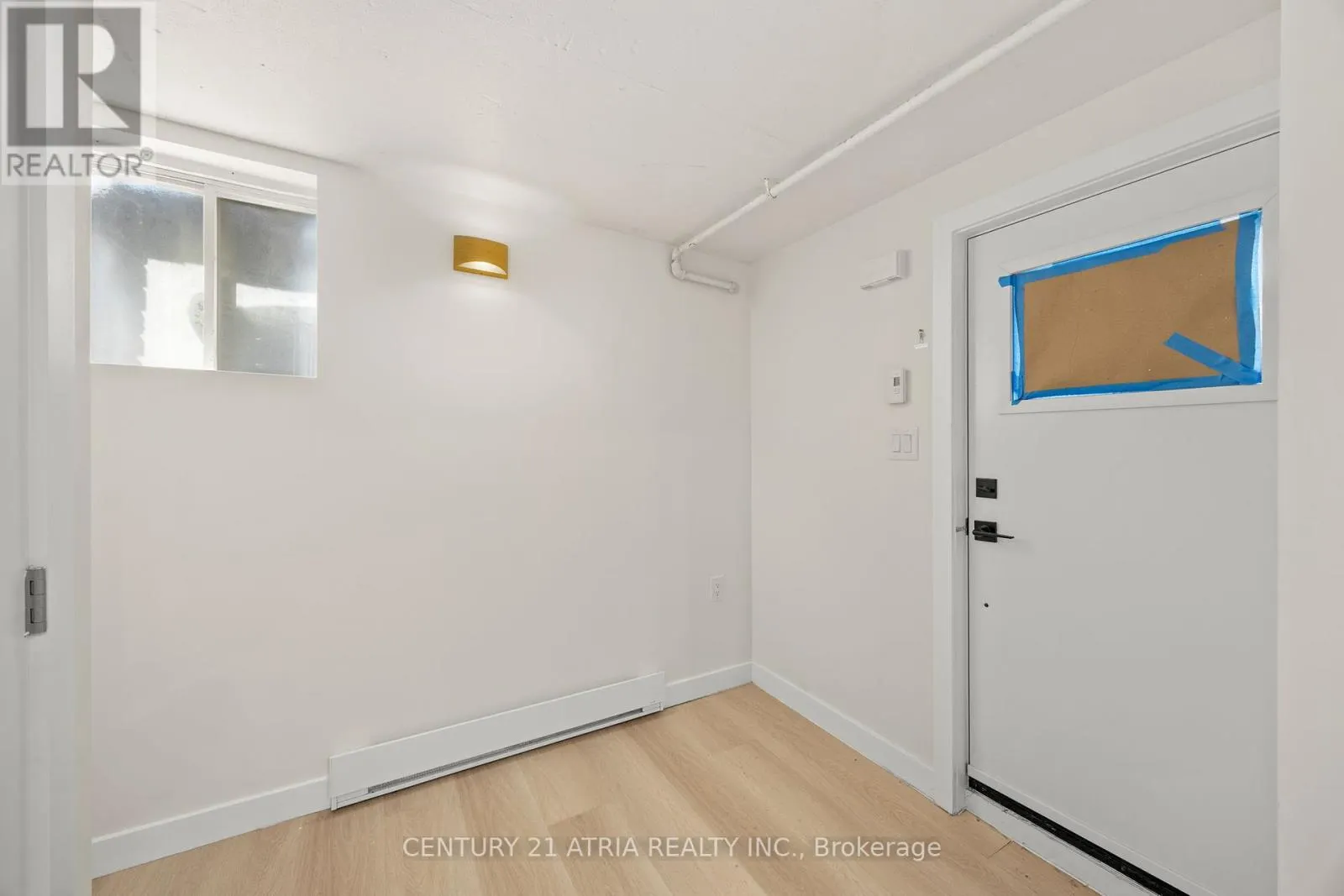 BASEMENT FRONT UNIT - 451 LANSDOWNE AVENUE