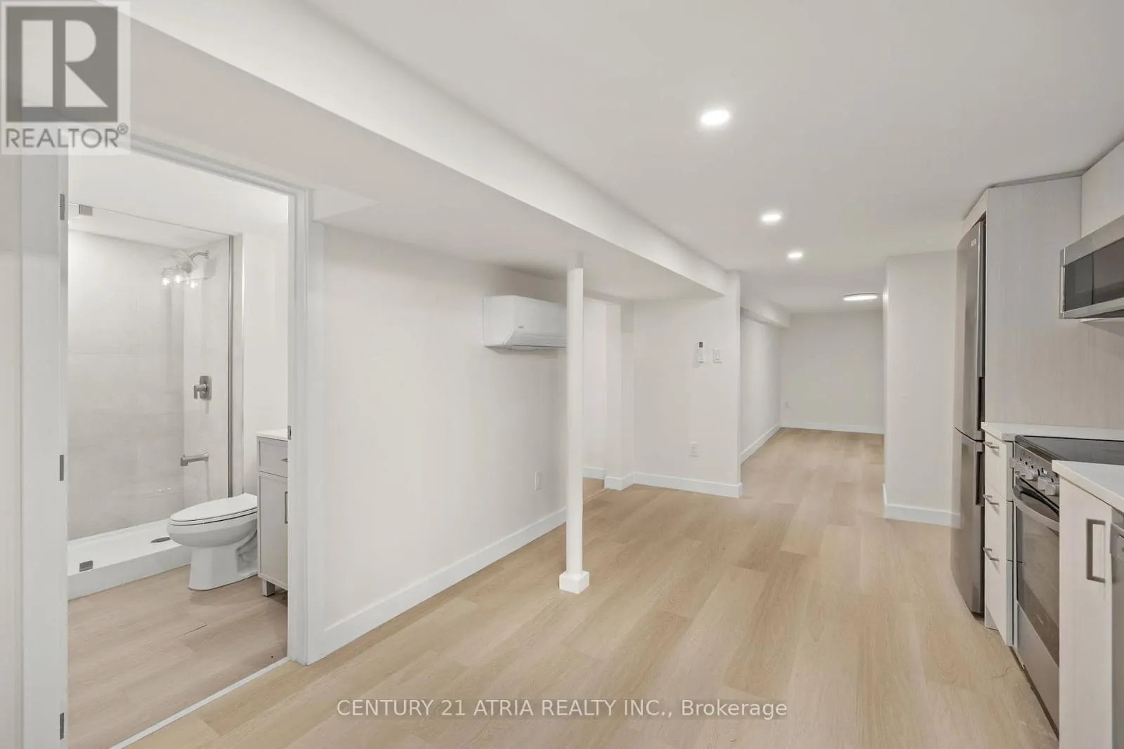 BASEMENT FRONT UNIT - 451 LANSDOWNE AVENUE