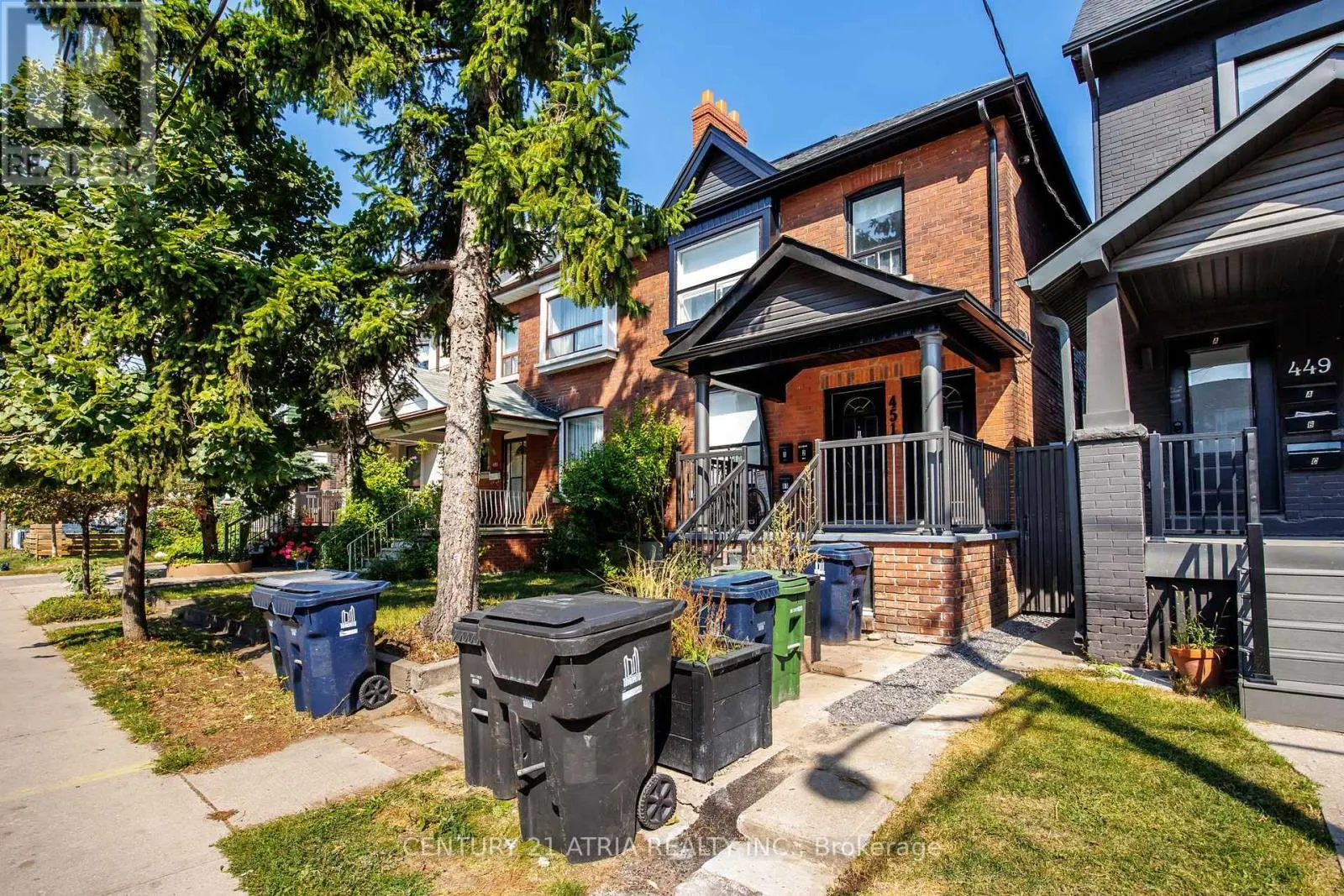 BASEMENT FRONT UNIT - 451 LANSDOWNE AVENUE