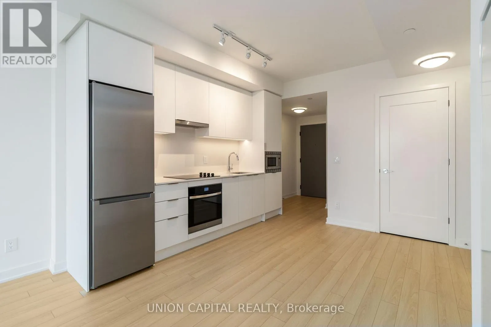 1605 - 3079 TRAFRALGAR ROAD