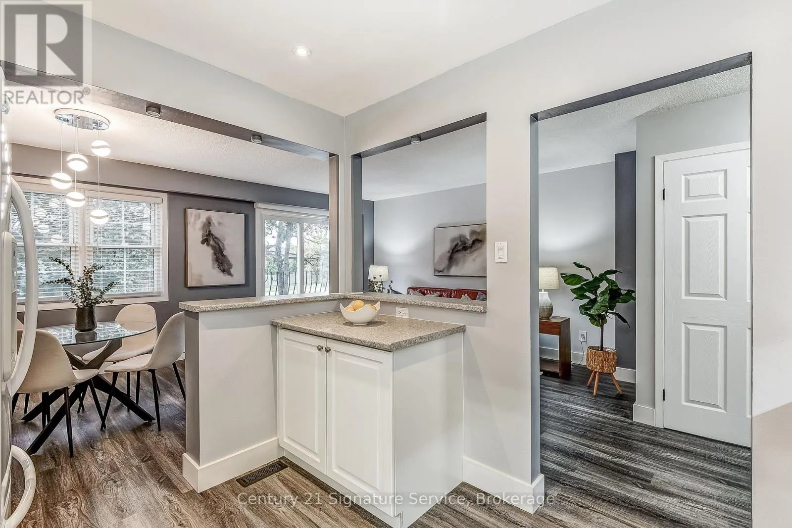 12 - 1951 RATHBURN ROAD E