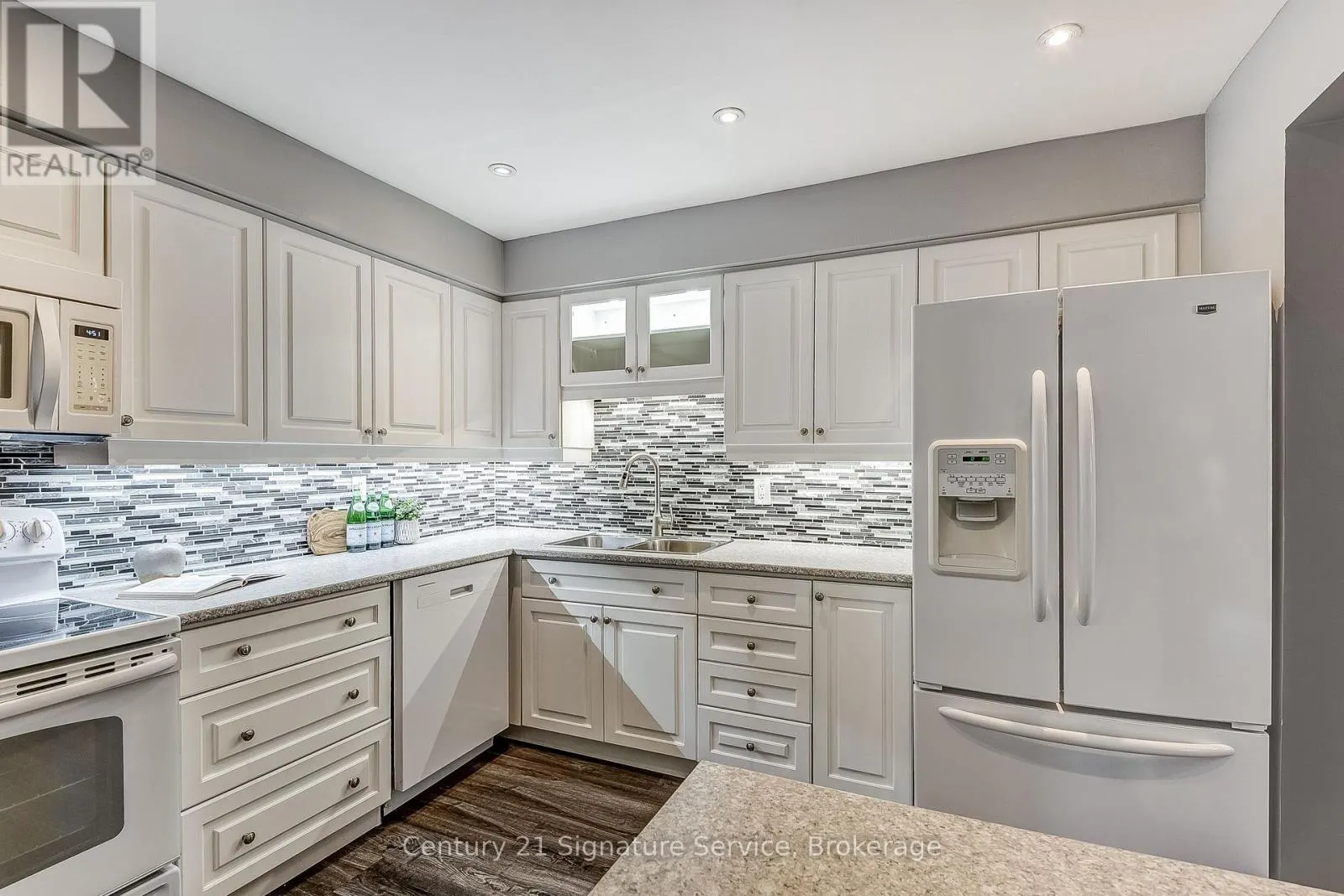 12 - 1951 RATHBURN ROAD E