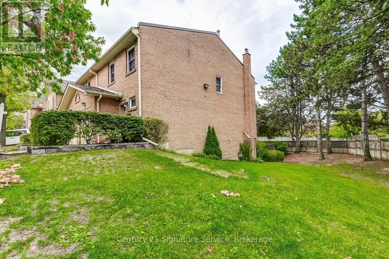 12 - 1951 RATHBURN ROAD E