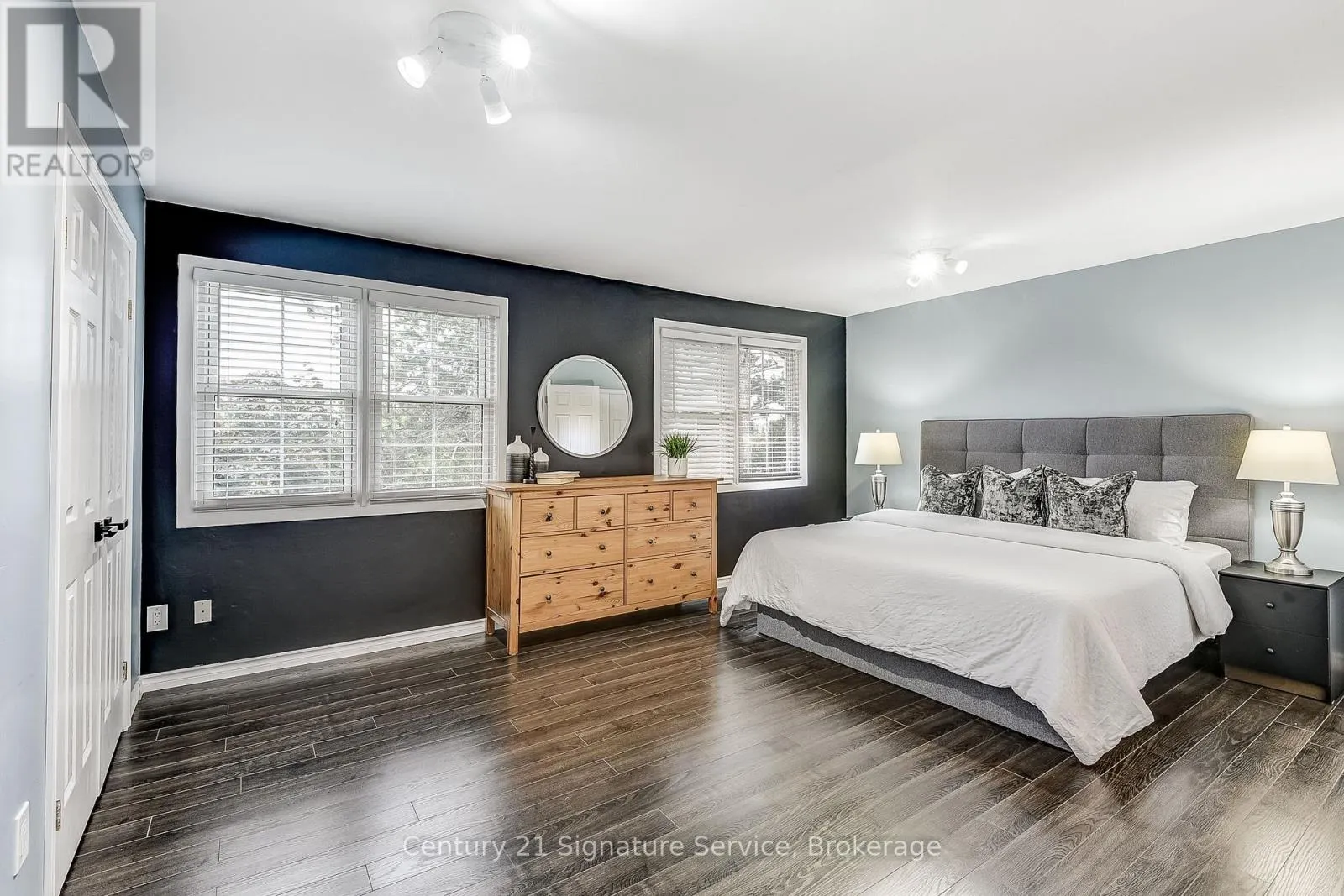 12 - 1951 RATHBURN ROAD E