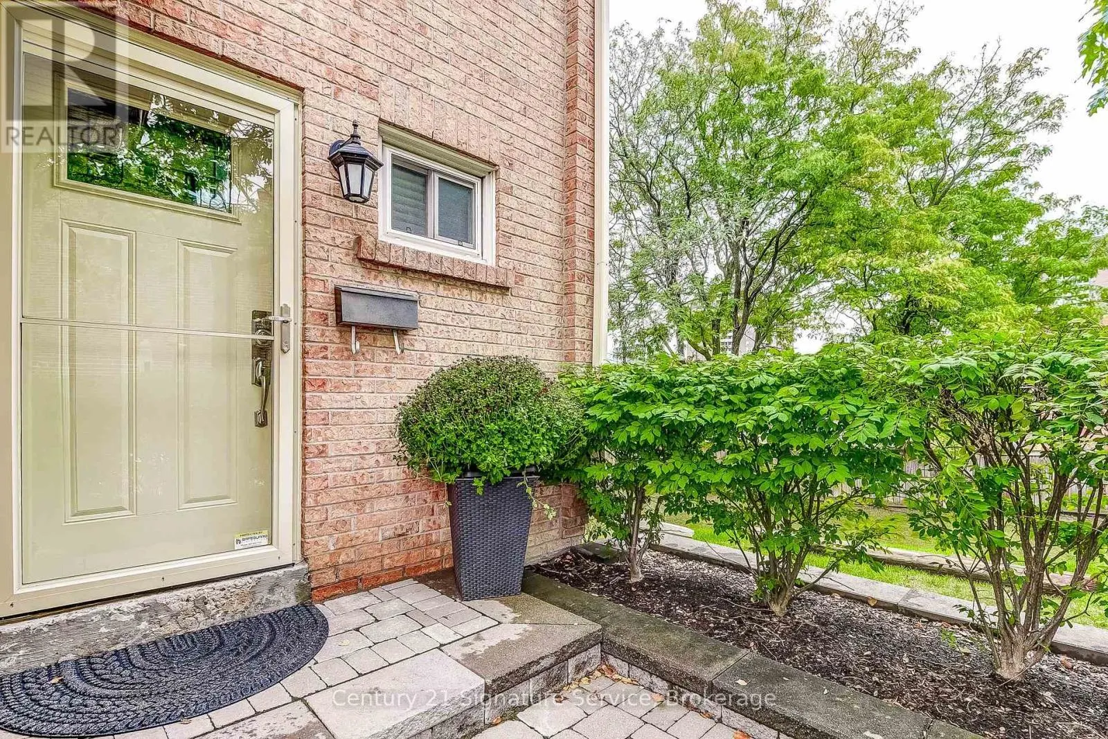 12 - 1951 RATHBURN ROAD E