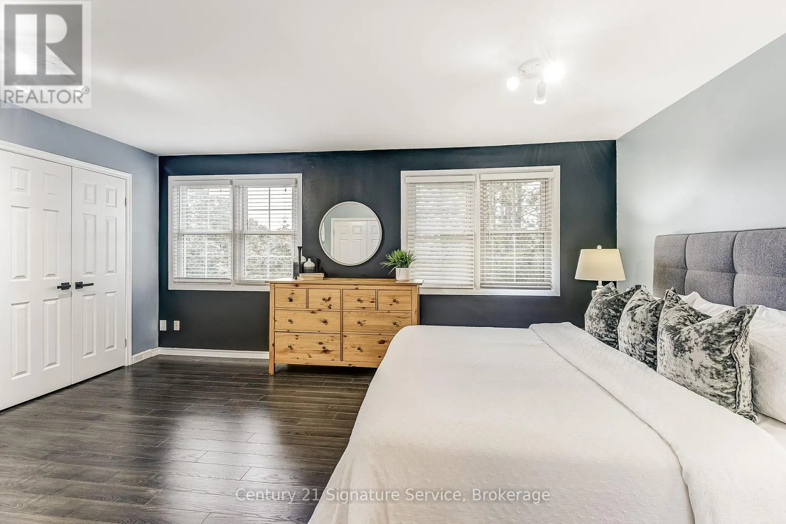 12 - 1951 RATHBURN ROAD E