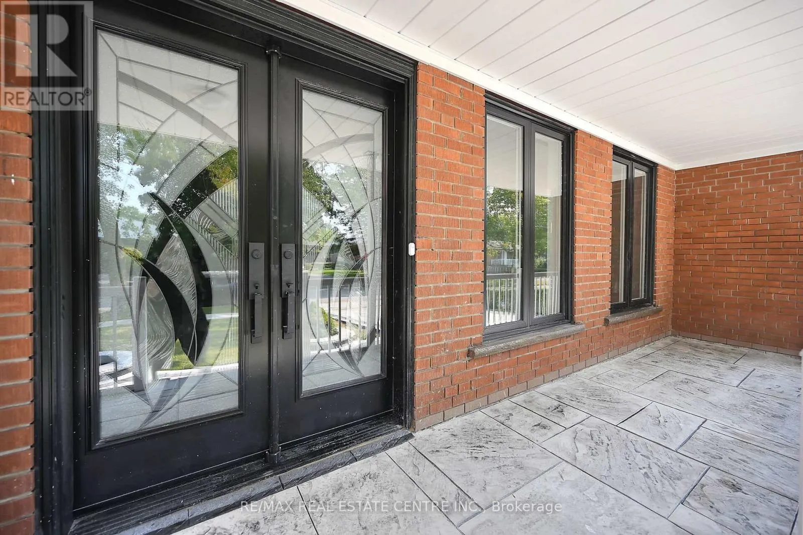 526 SELSEY DRIVE