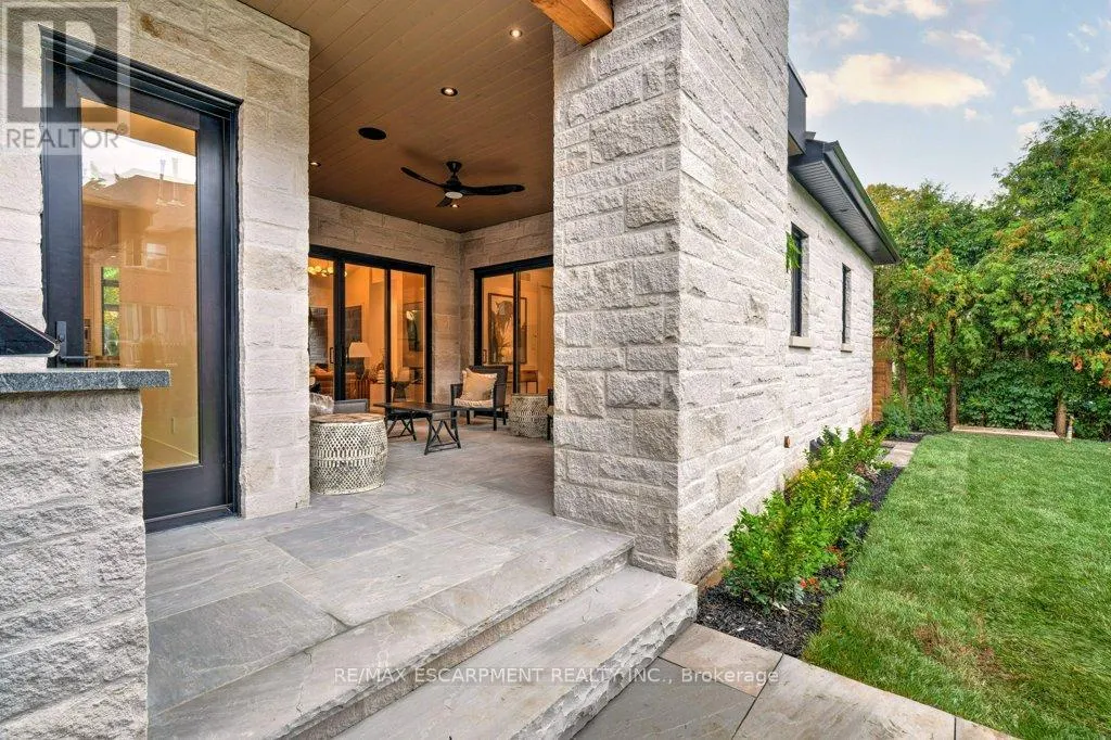 2209 COURTLAND DRIVE