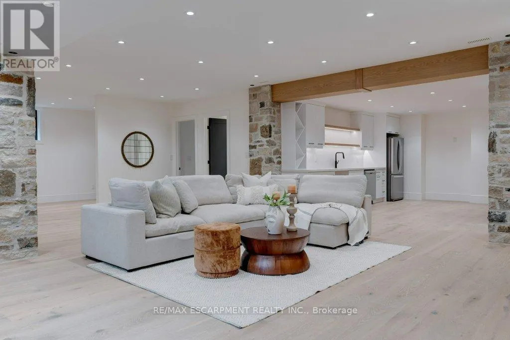 2209 COURTLAND DRIVE