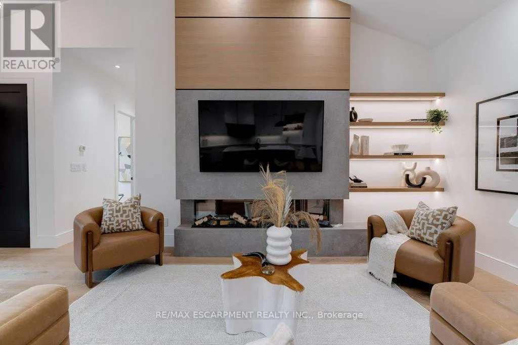 2209 COURTLAND DRIVE