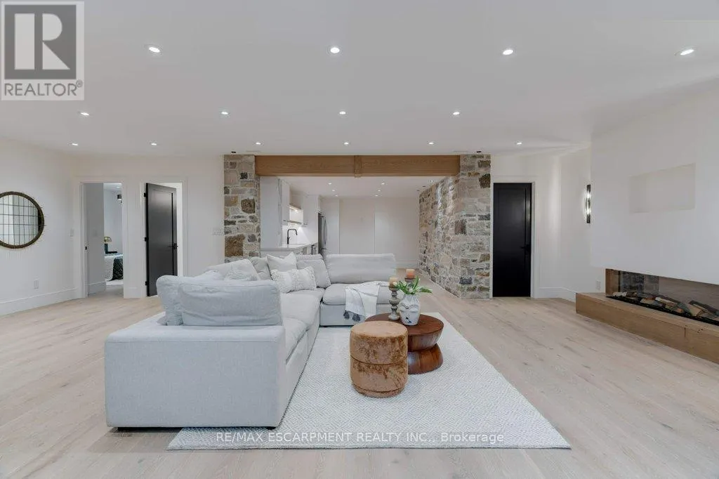 2209 COURTLAND DRIVE