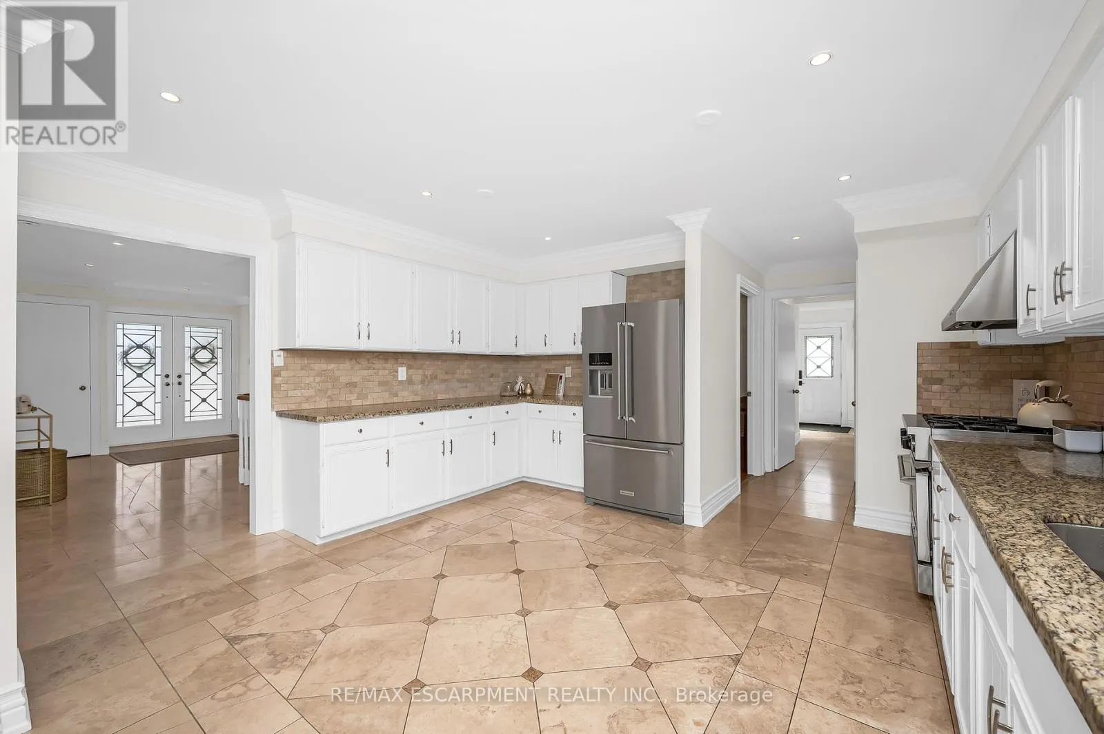2728 GUILFORD CRESCENT
