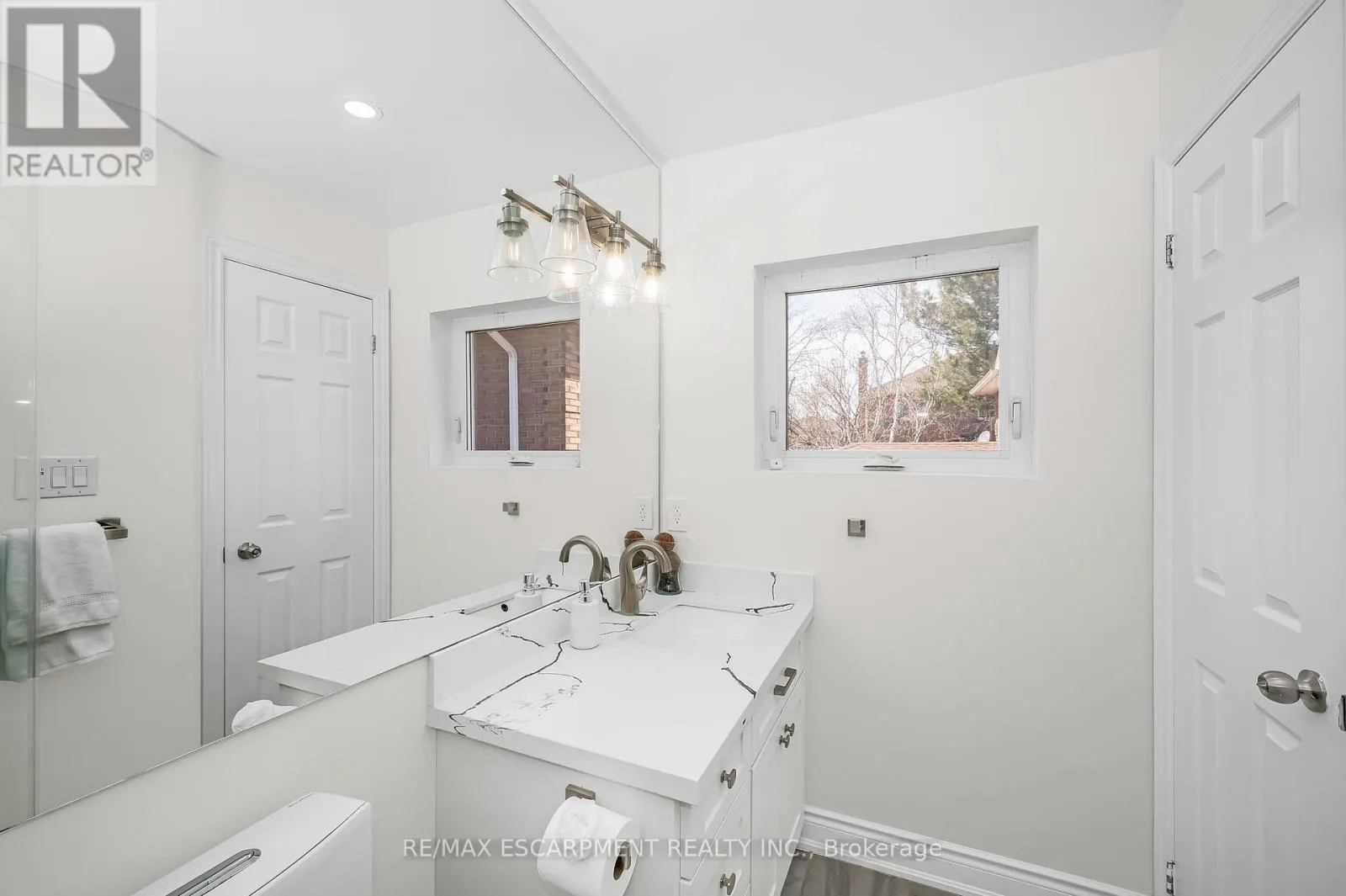 2728 GUILFORD CRESCENT