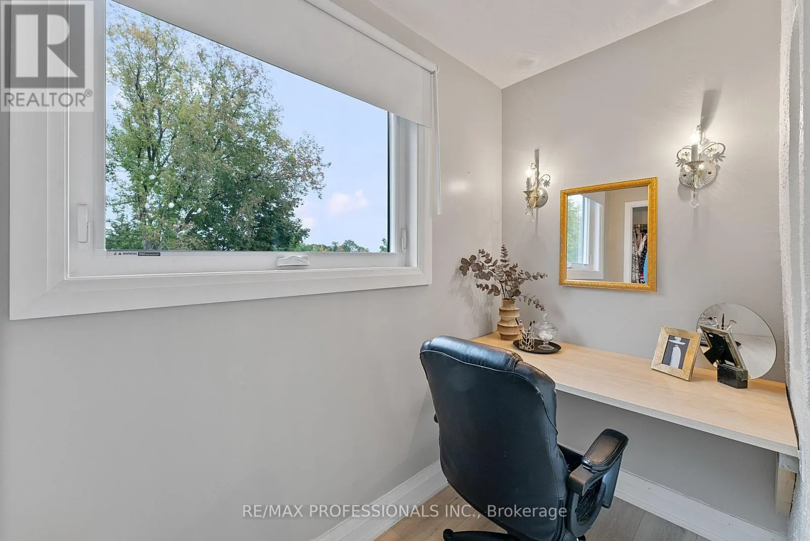 18 LAVINGTON DRIVE