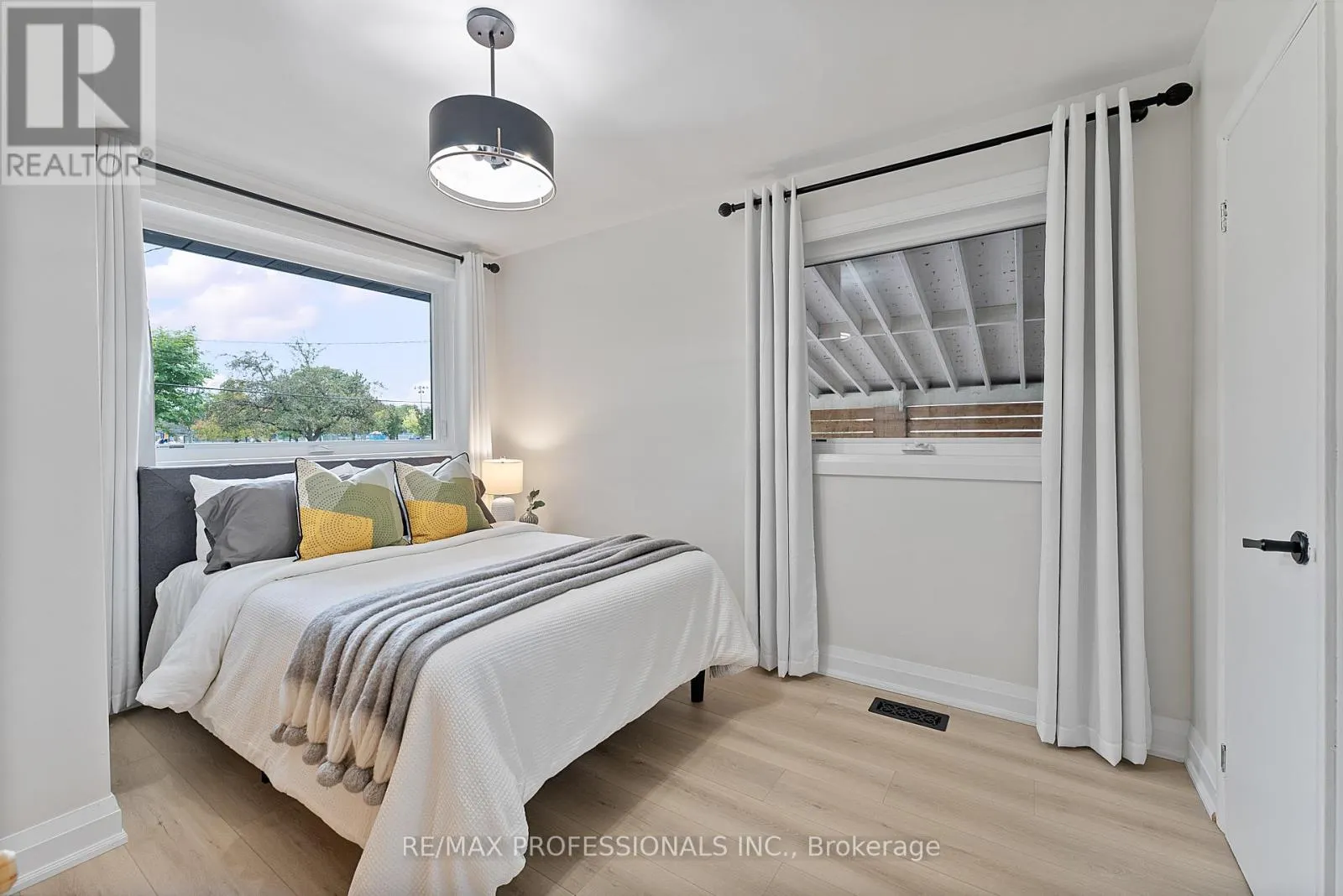 18 LAVINGTON DRIVE