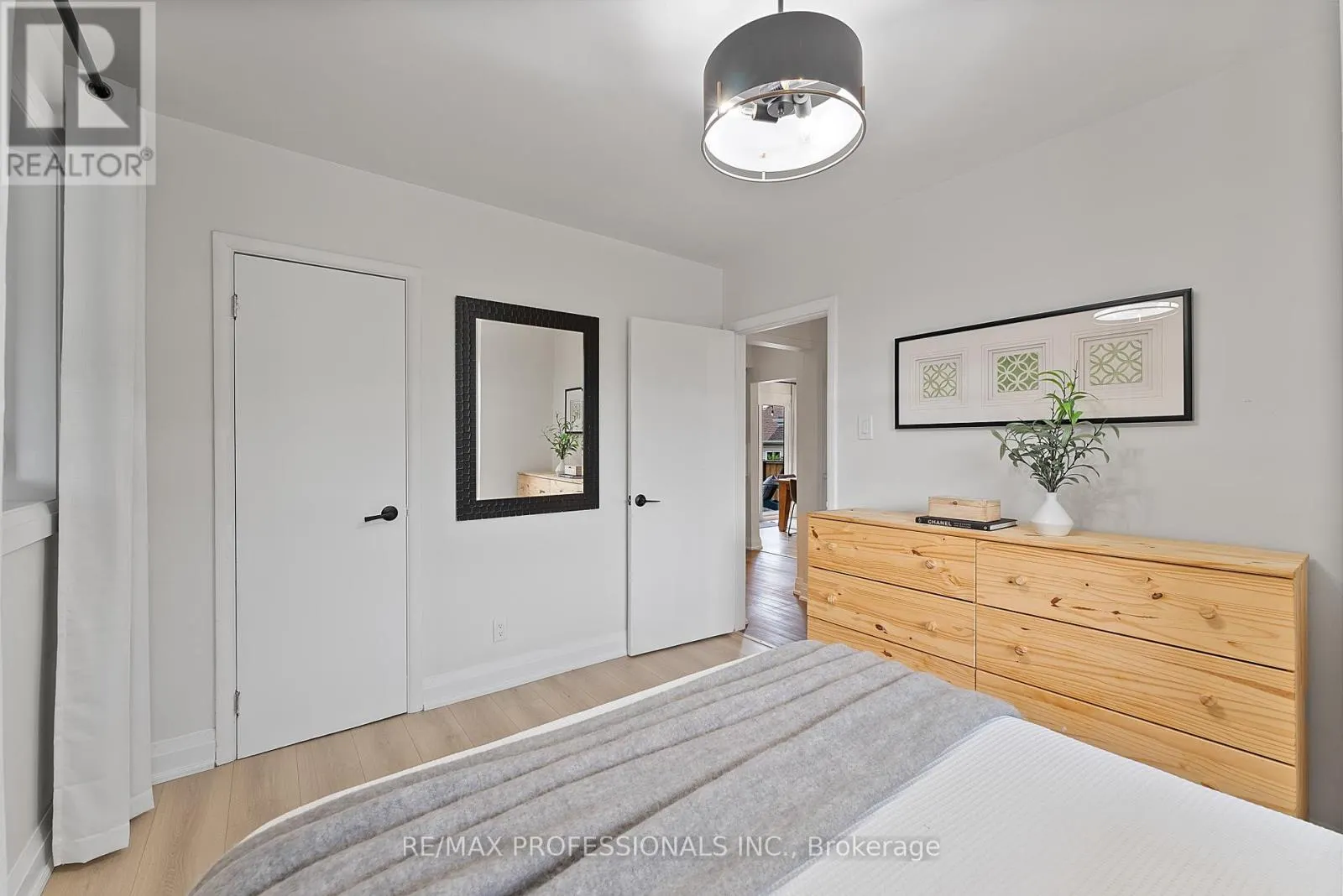 18 LAVINGTON DRIVE