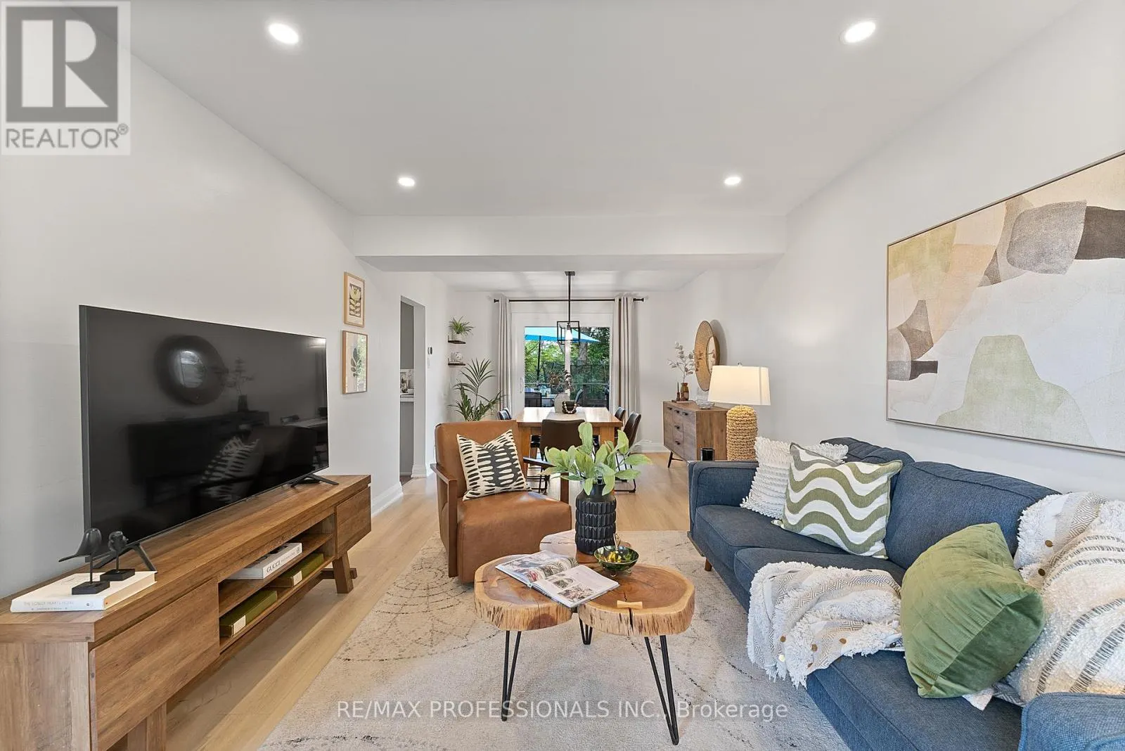 18 LAVINGTON DRIVE