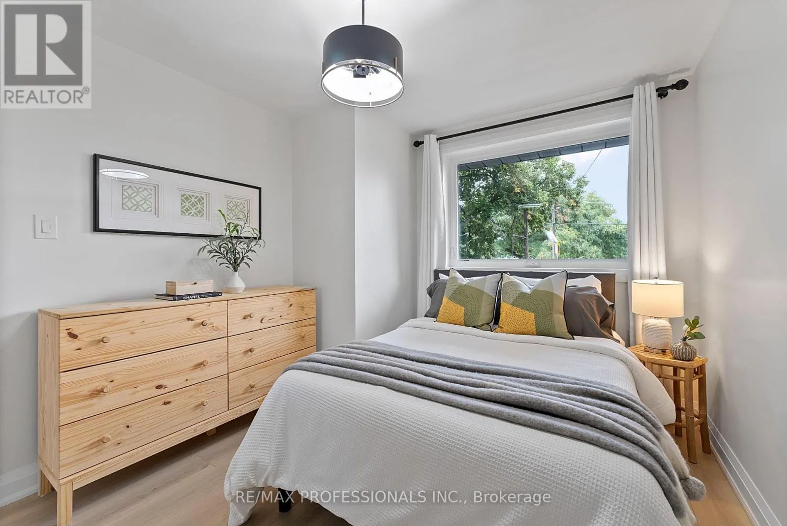 18 LAVINGTON DRIVE