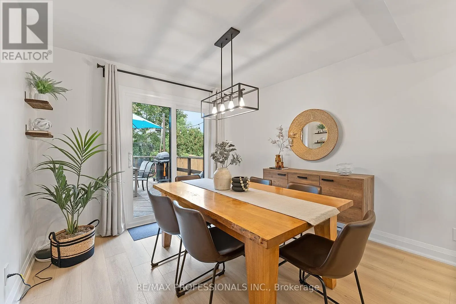 18 LAVINGTON DRIVE