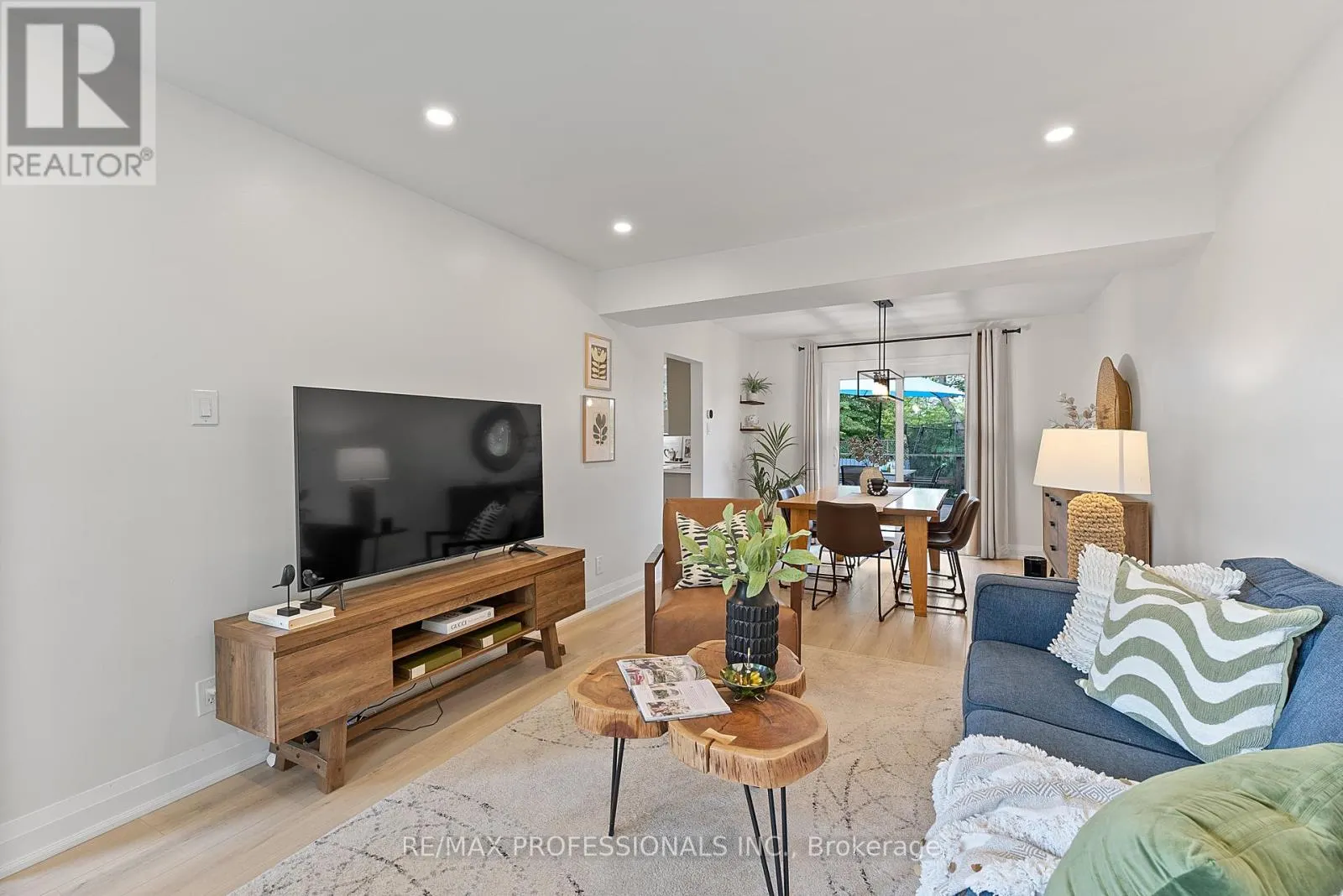 18 LAVINGTON DRIVE
