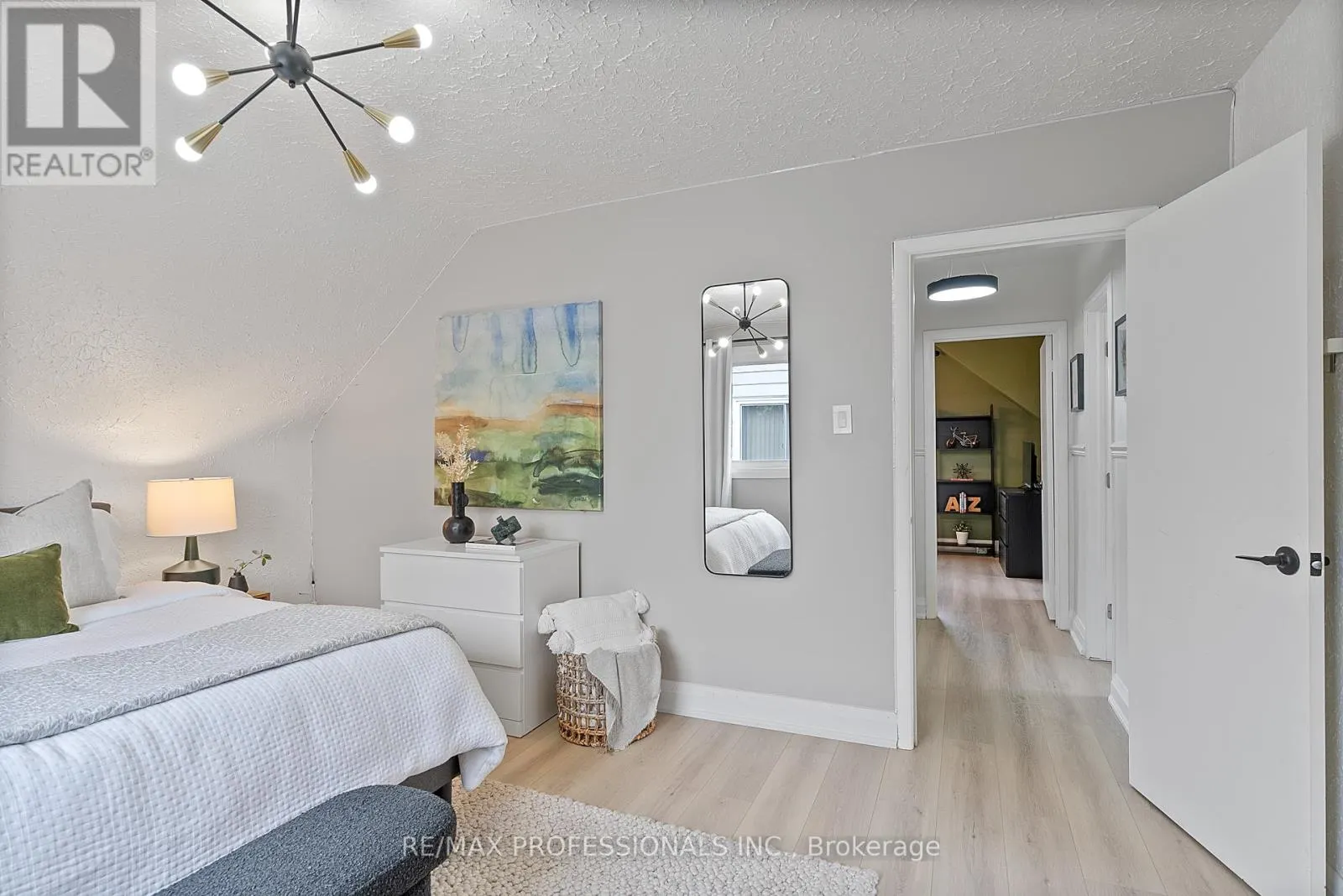 18 LAVINGTON DRIVE
