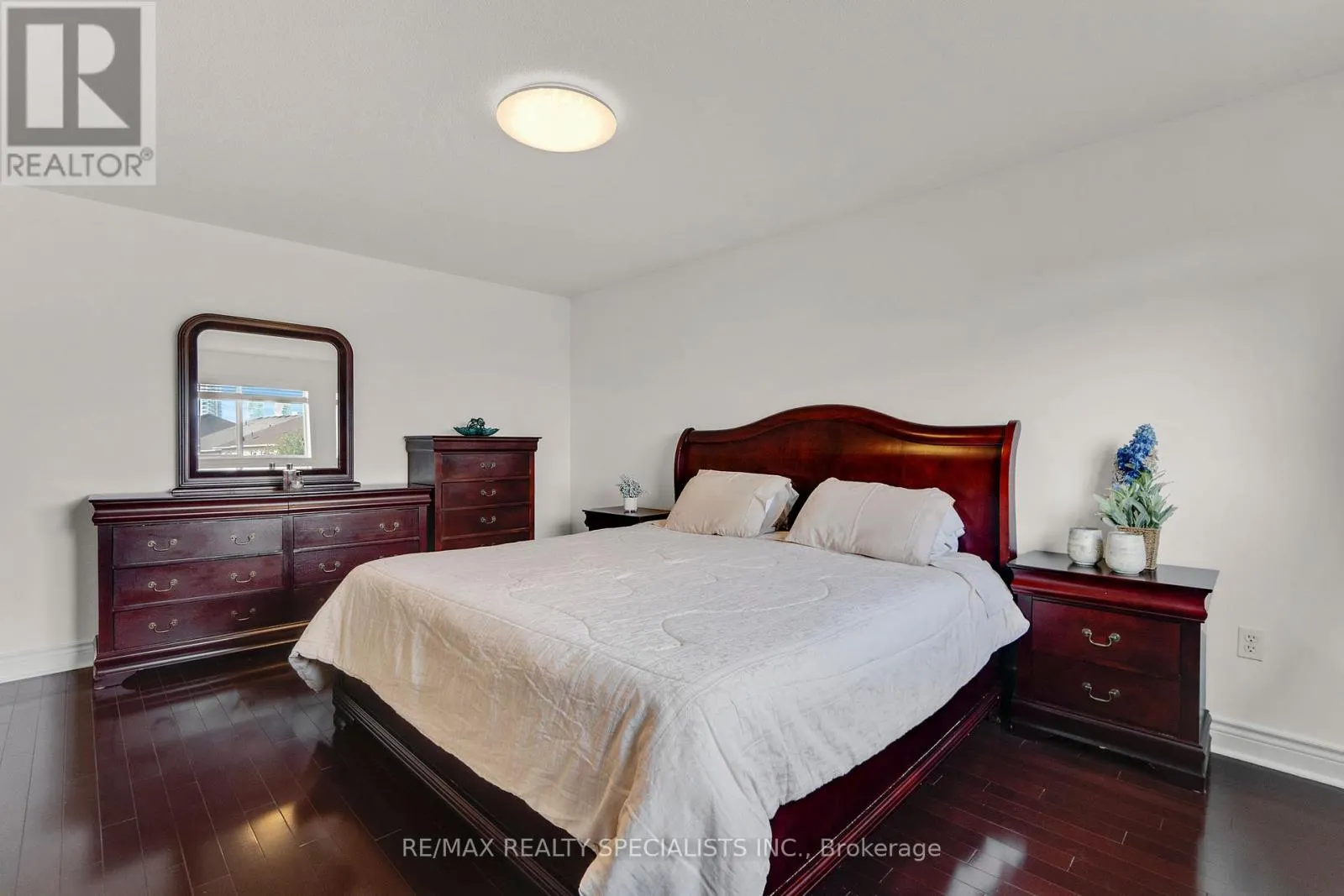 794 WHITE CLOVER WAY