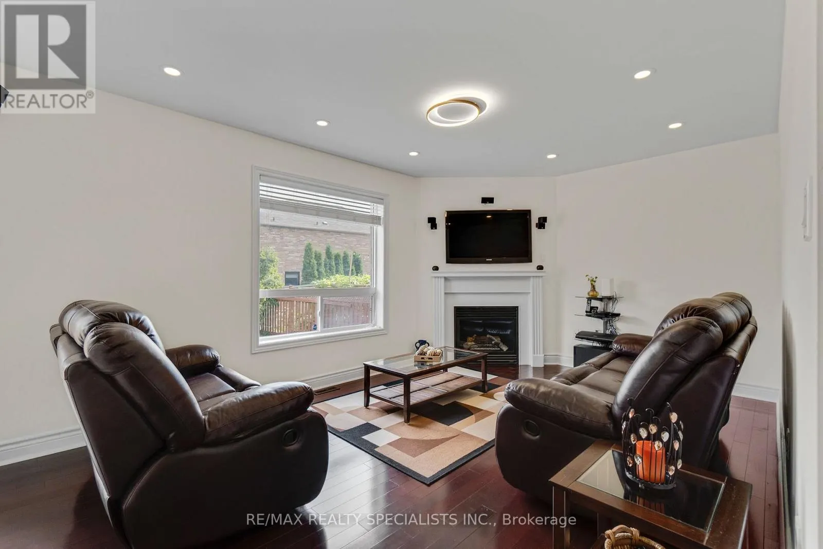 794 WHITE CLOVER WAY
