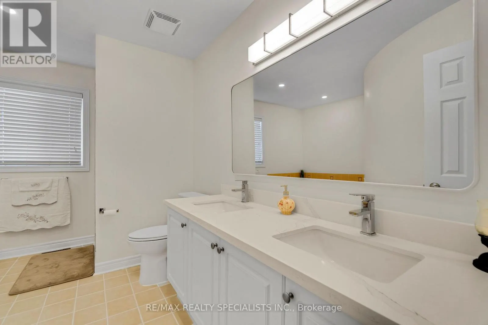 794 WHITE CLOVER WAY