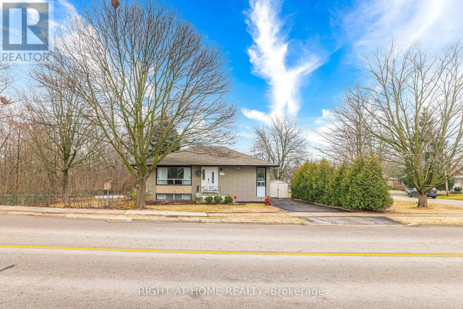2076 CONSTANCE DRIVE