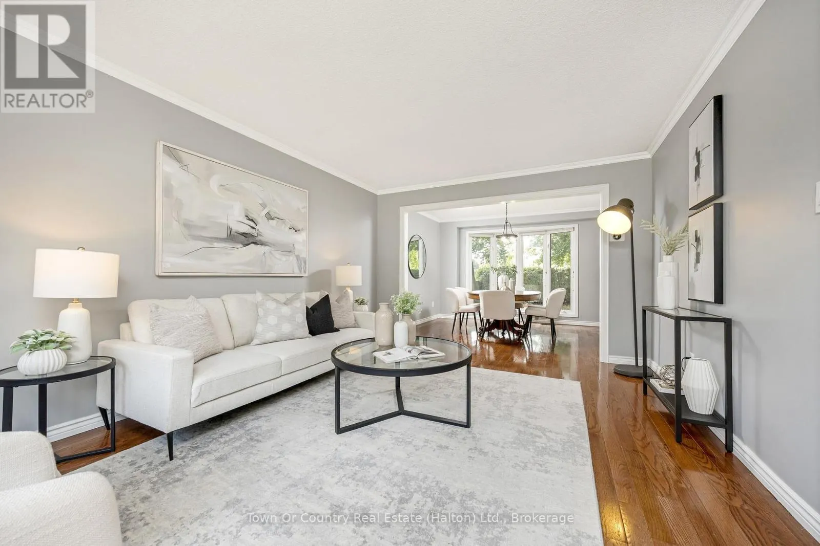 472 WHITE DRIVE