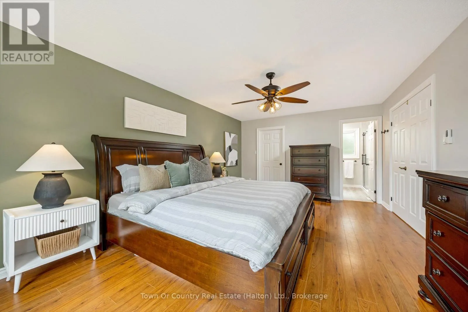 472 WHITE DRIVE