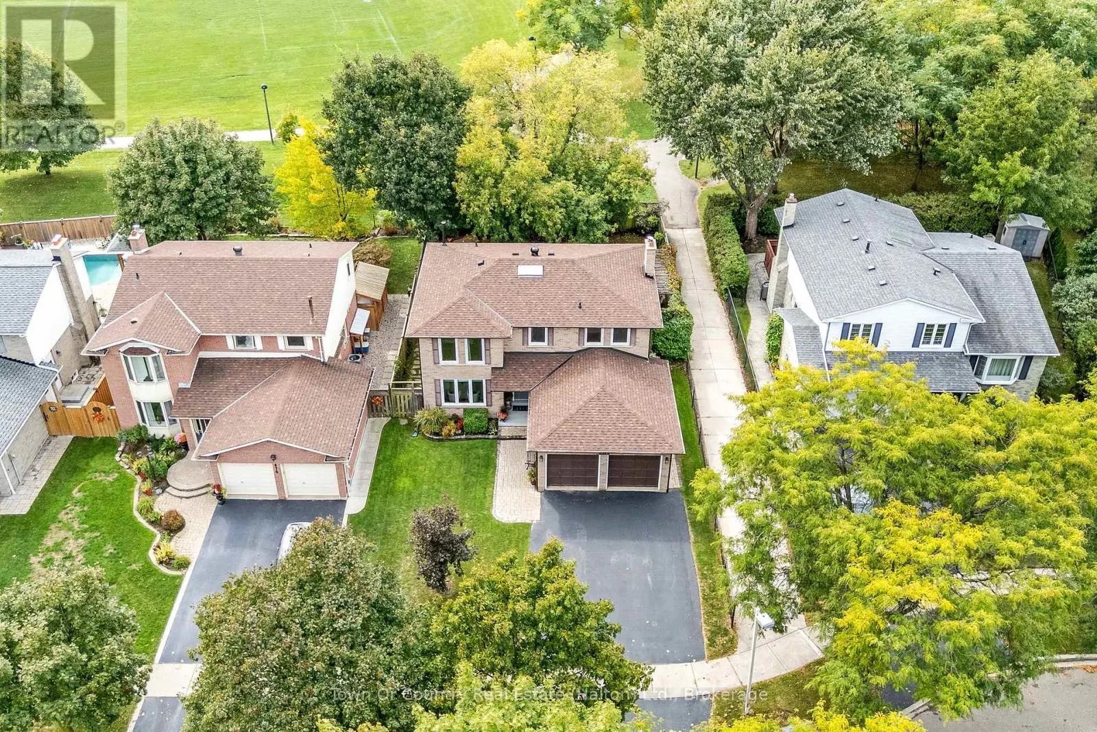 472 WHITE DRIVE