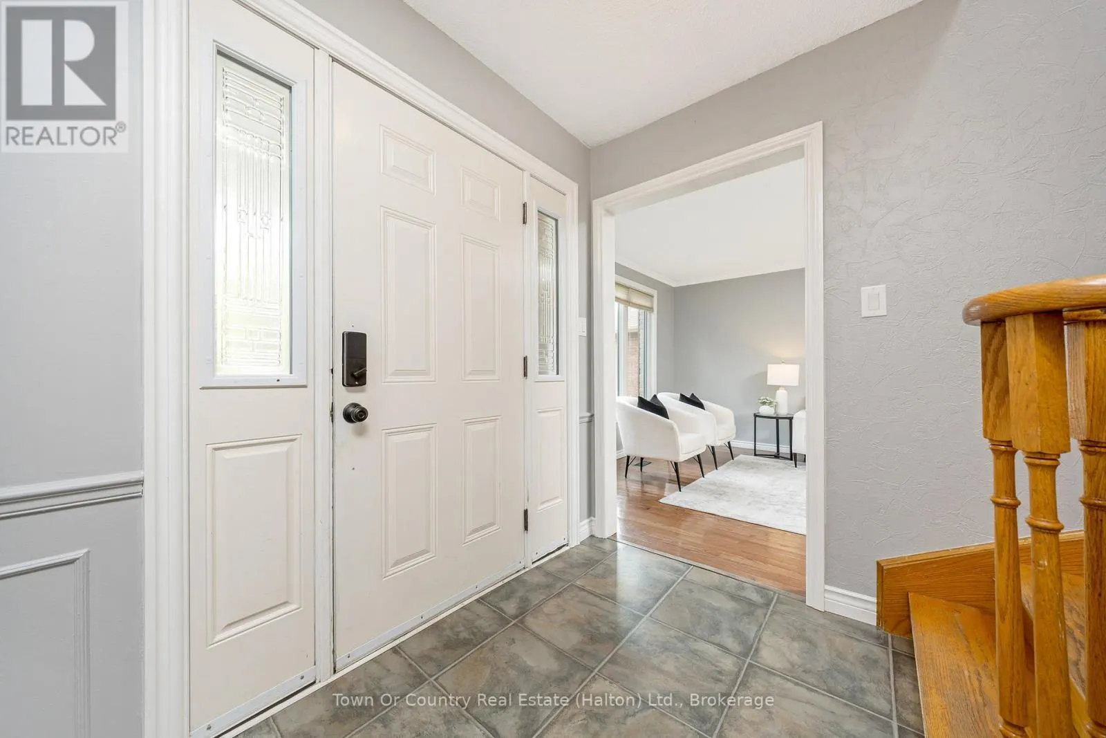 472 WHITE DRIVE