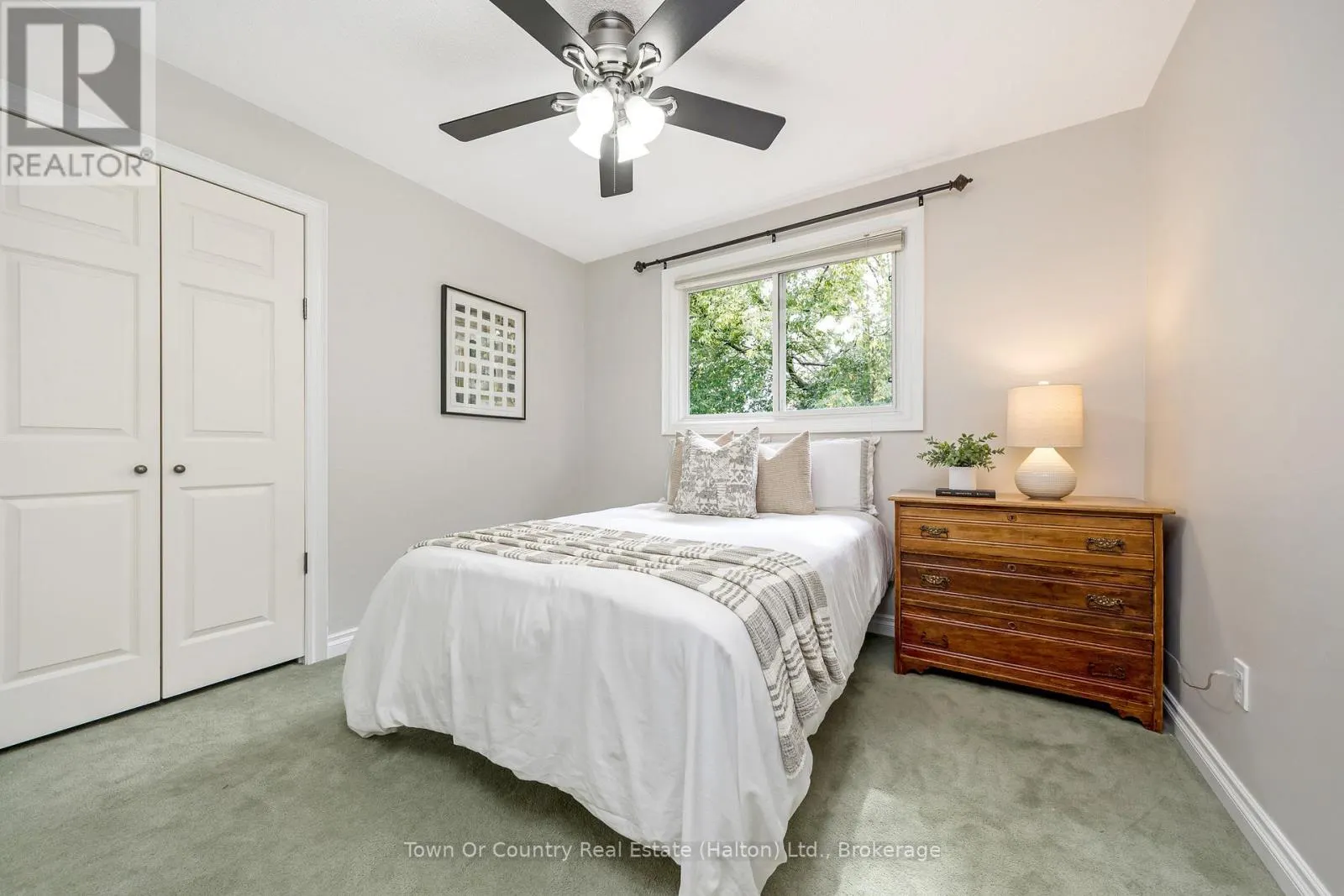 472 WHITE DRIVE