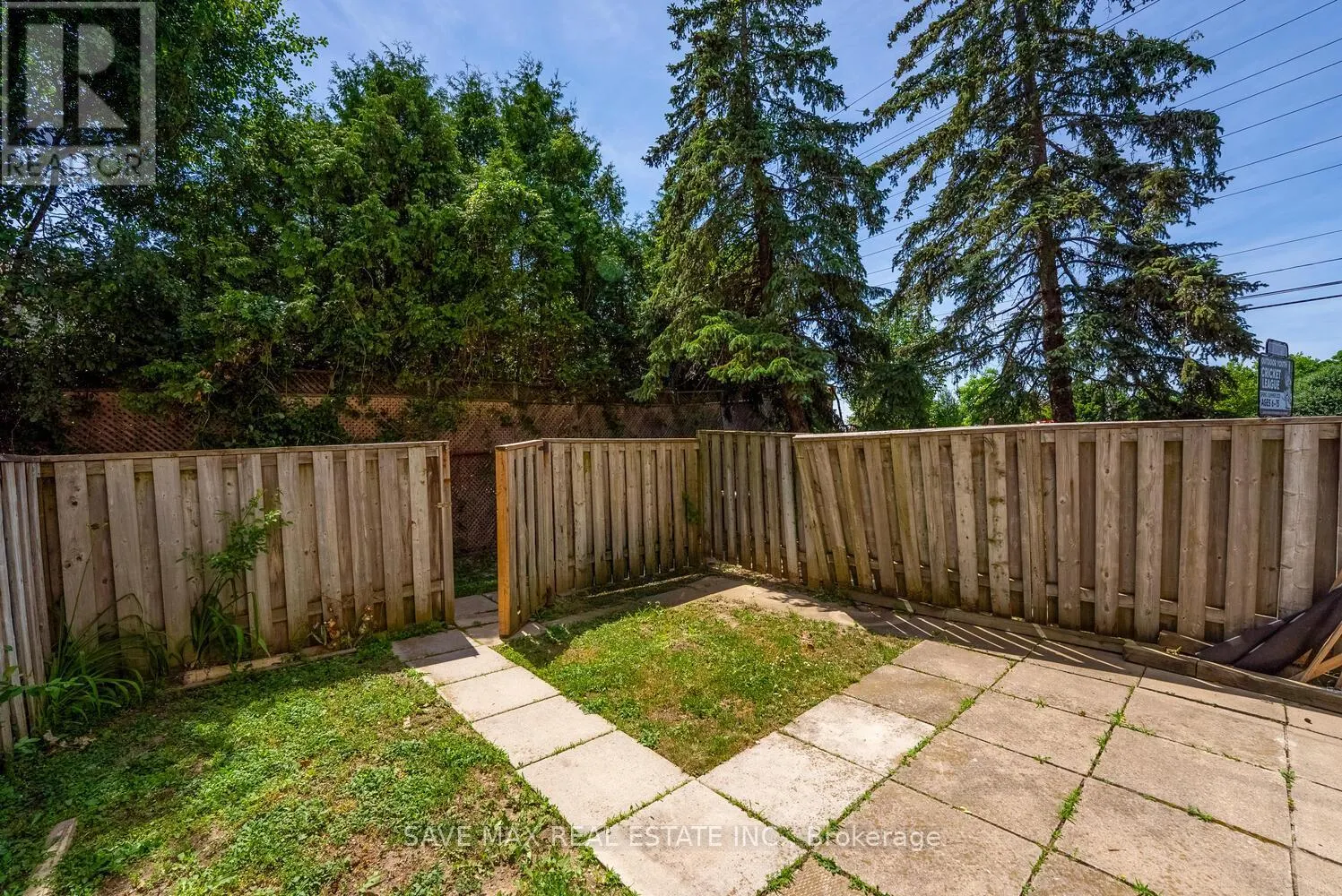 62 MOREGATE CRESCENT