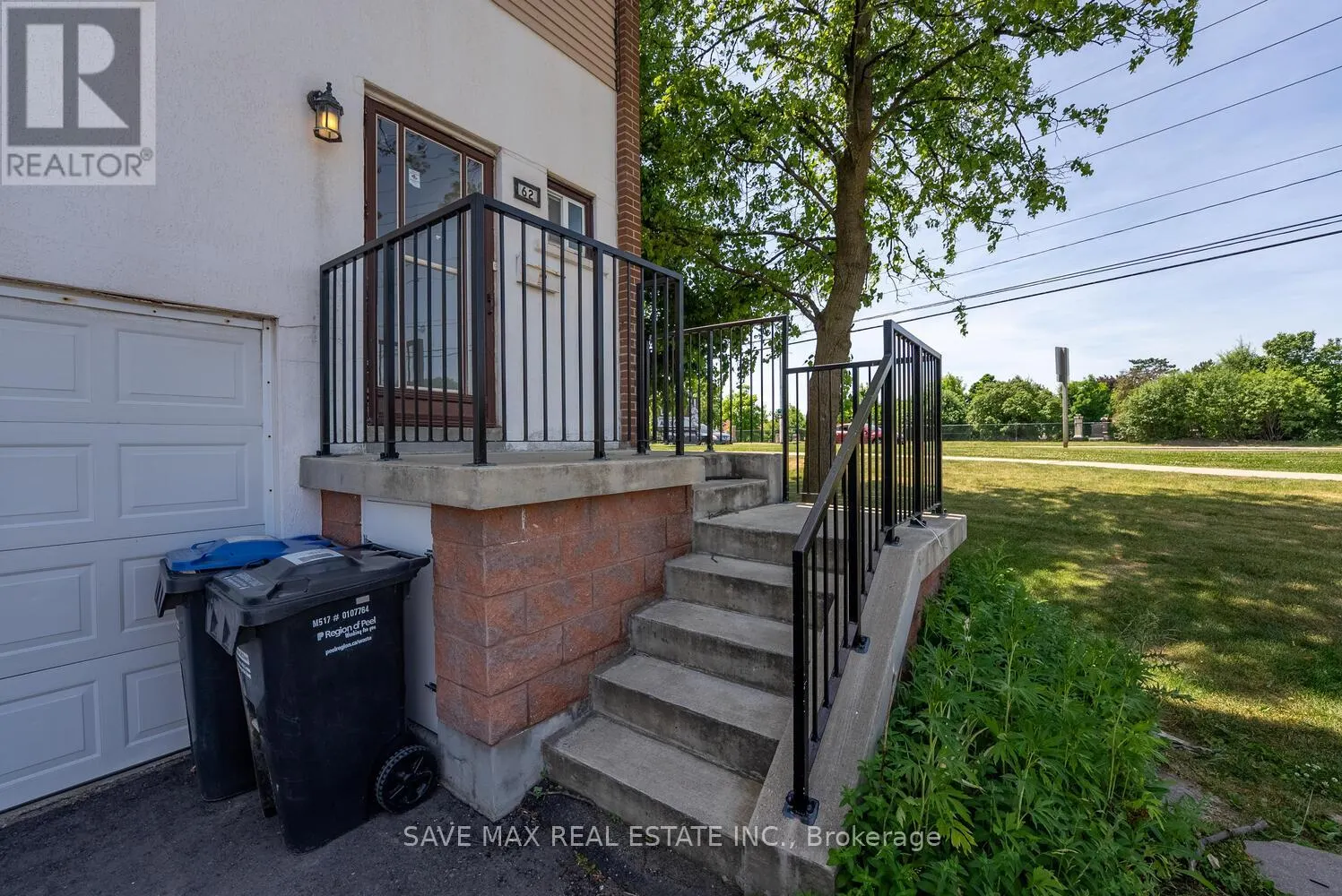 62 MOREGATE CRESCENT