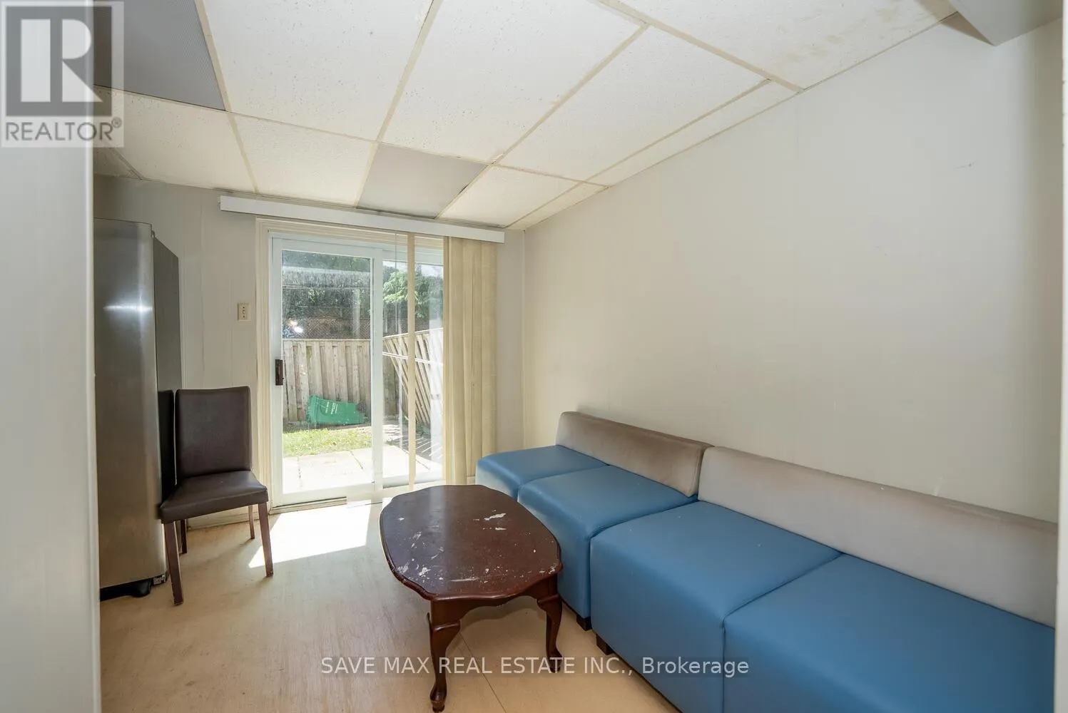 62 MOREGATE CRESCENT