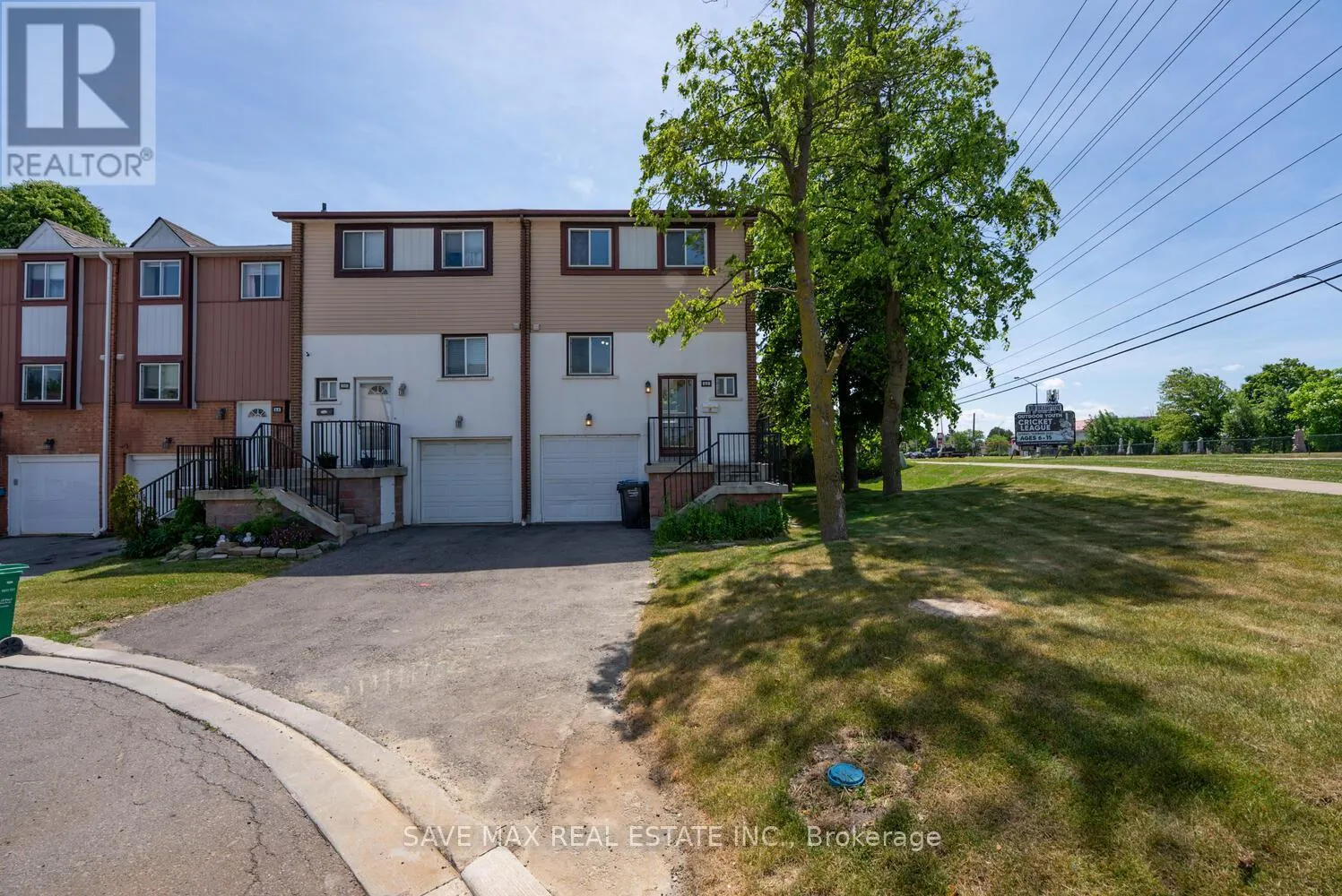 62 MOREGATE CRESCENT