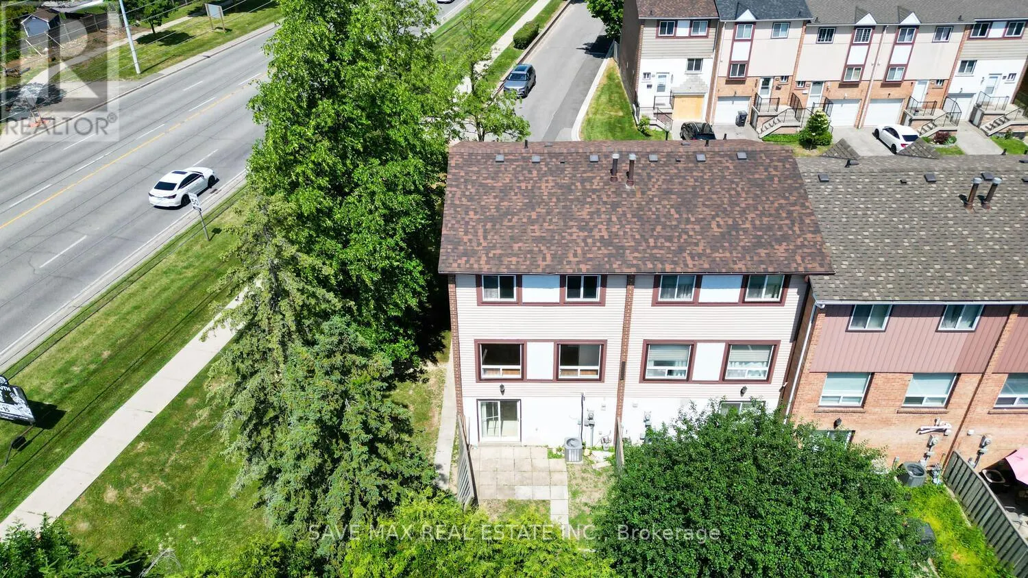 62 MOREGATE CRESCENT