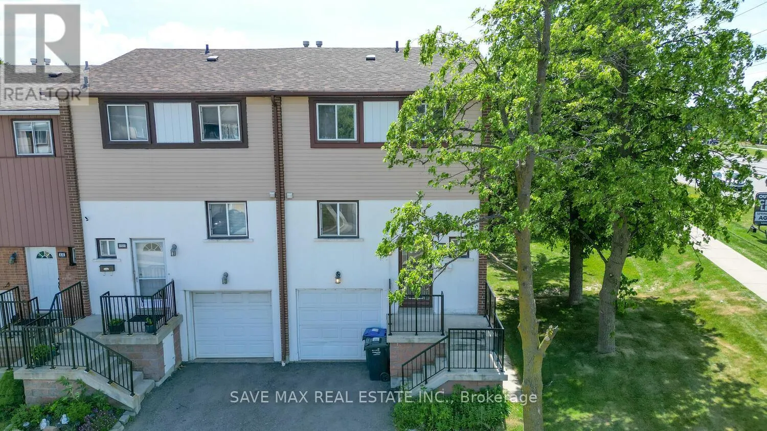 62 MOREGATE CRESCENT