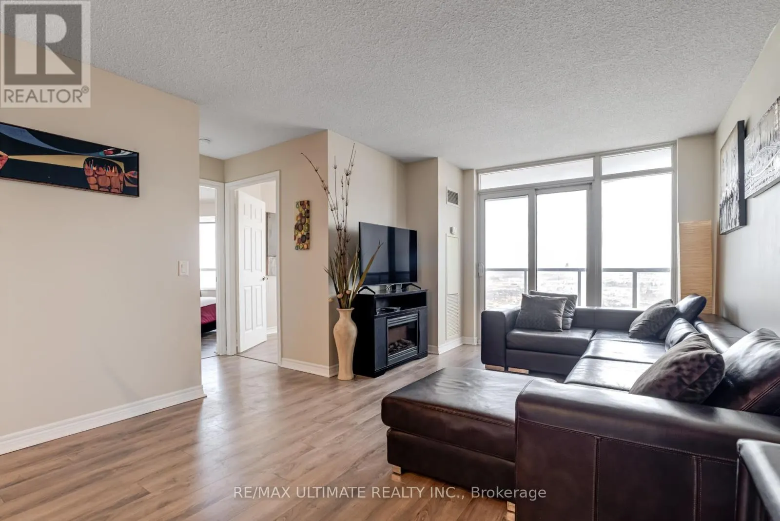 2202 - 710 HUMBERWOOD BOULEVARD