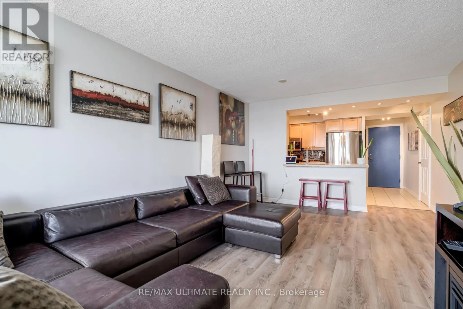 2202 - 710 HUMBERWOOD BOULEVARD
