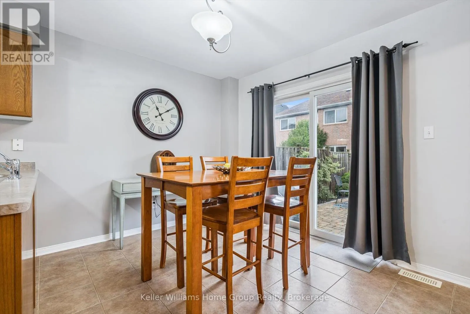 17 FLORETTE PLACE