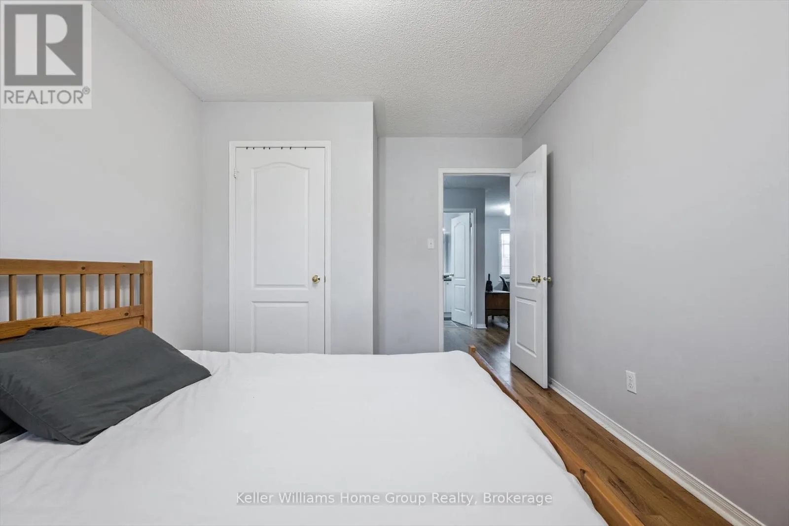 17 FLORETTE PLACE