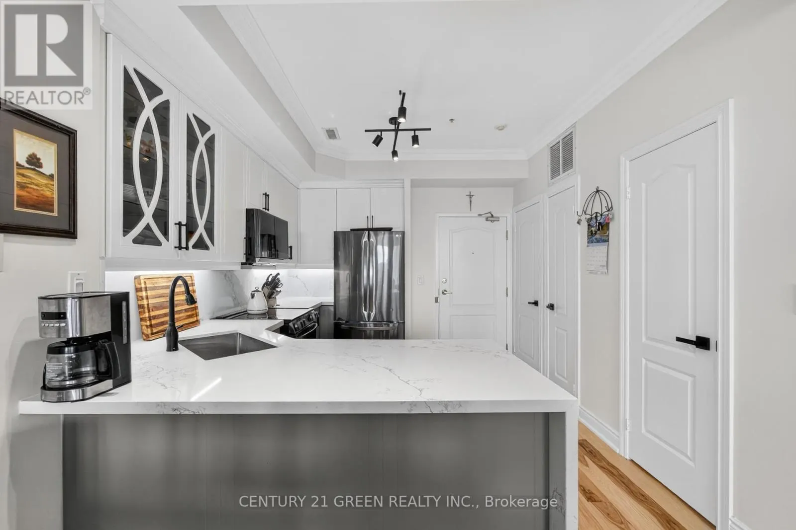 316 - 3531 LAKE SHORE BOULEVARD W
