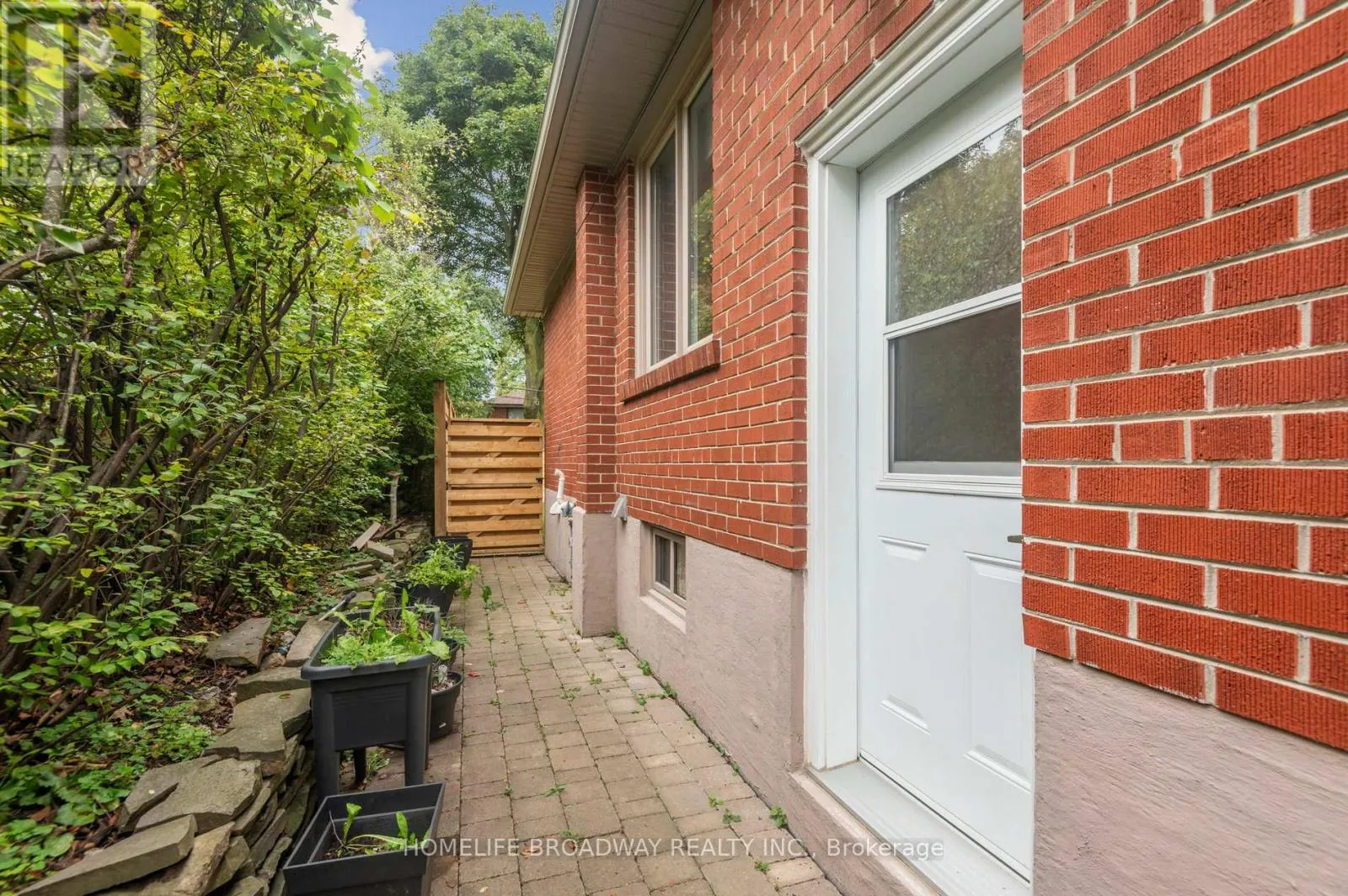 17 JILL CRESCENT
