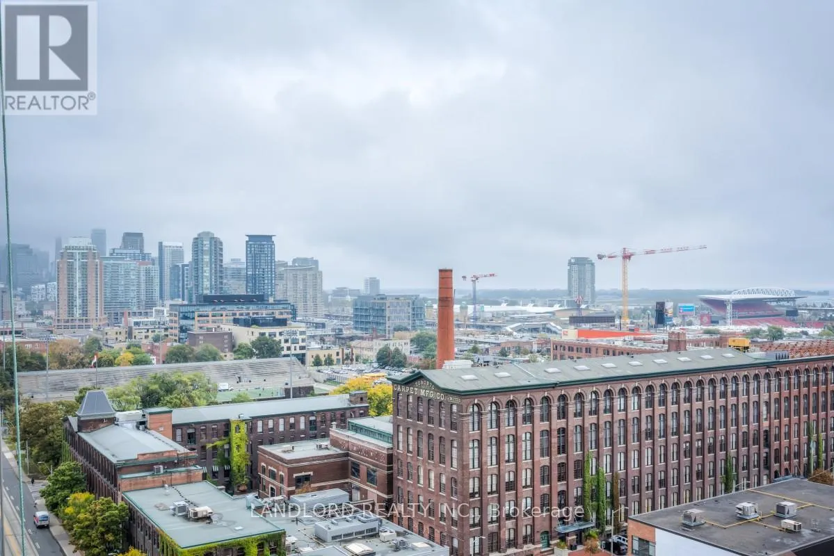 1215 - 285 DUFFERIN STREET