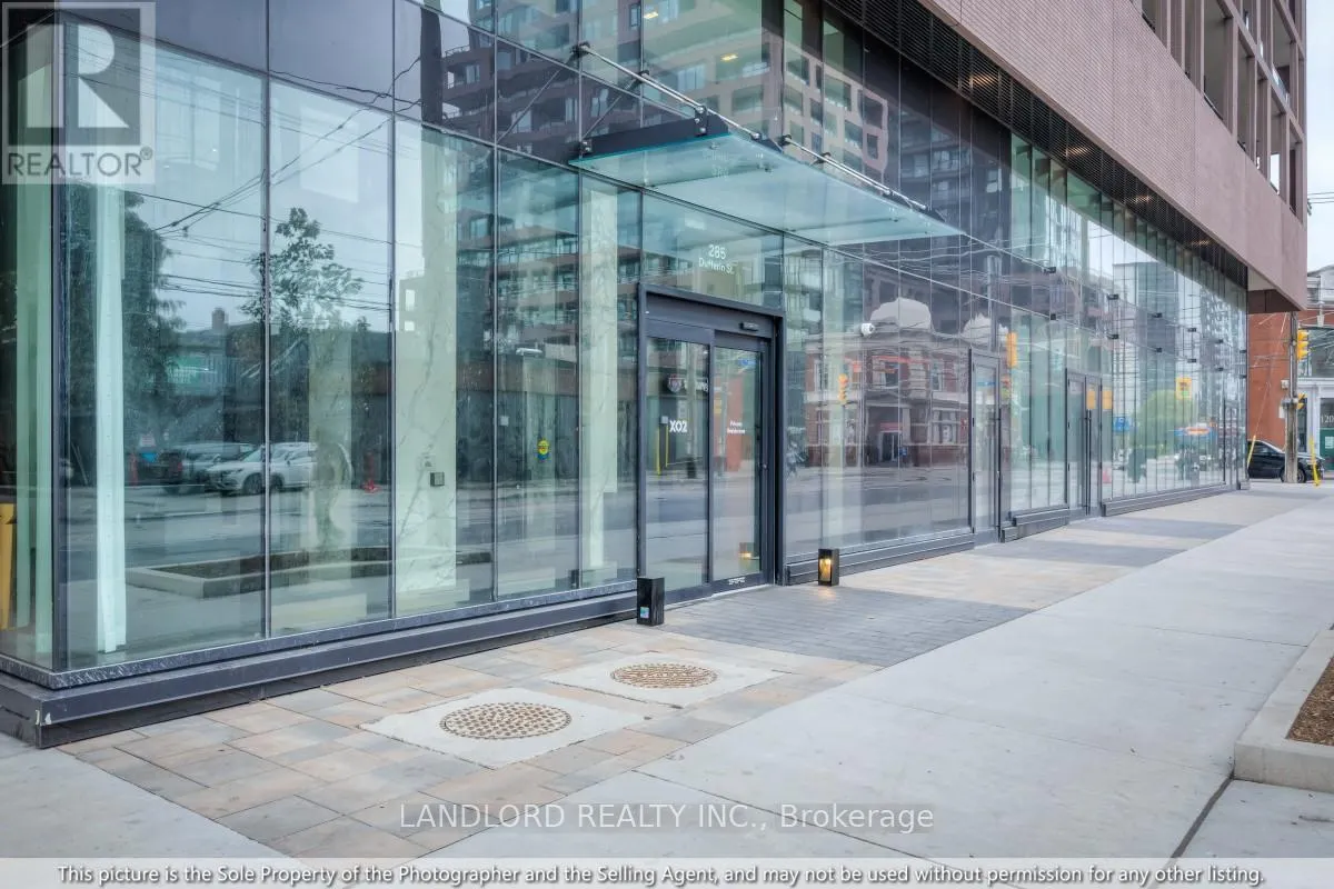 1215 - 285 DUFFERIN STREET
