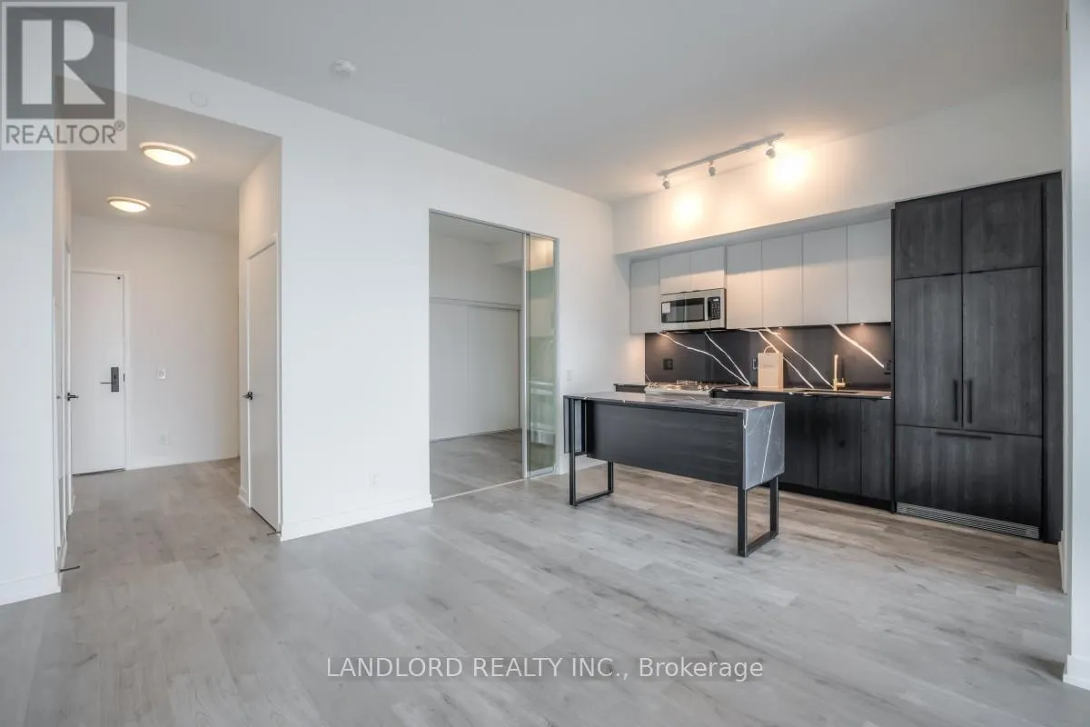 1215 - 285 DUFFERIN STREET
