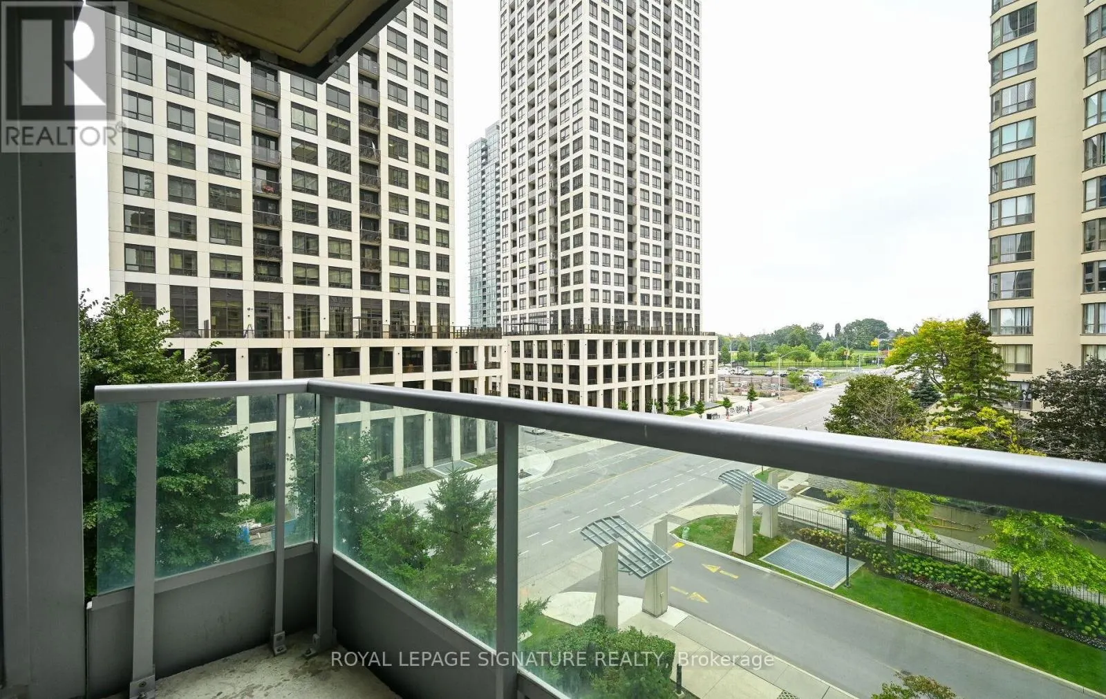 503 - 33 ELM DRIVE